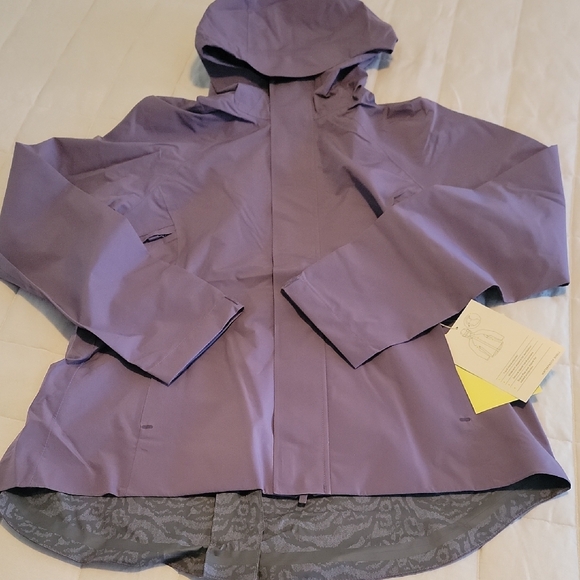 all in motion Jackets & Blazers - NWT All in Motion Waterproof Shell Jacket